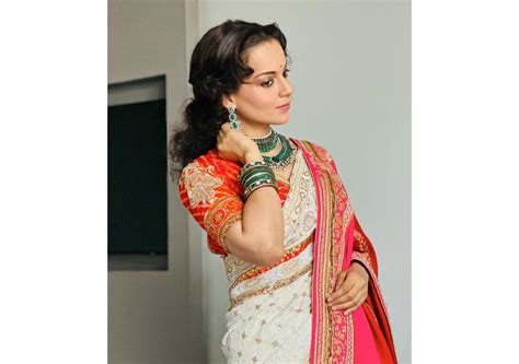 Ayodhya Ram Mandir Inauguration Kangana Ranaut Radiates Glow And Happiness As She Poses Outside