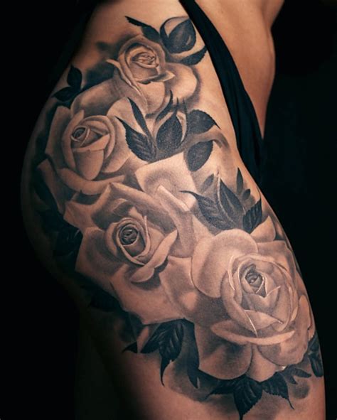 Rosen Oberschenkel Tattoos