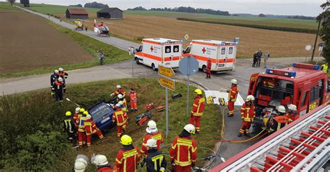 Zwei Schwer Verletzte Nach Unfall Bei Hausen TVA