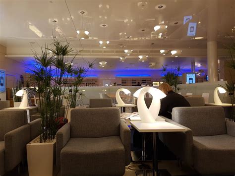 A Very Nordic Finnair Business Class Lounge - Helsinki - Wander Up Front