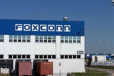 Apple contract manufacturer Foxconn temporarily shuts down Shenzhen ...