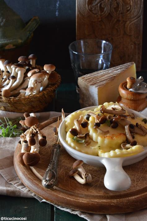 GNOCCHI DI SEMOLA CON FUNGHI