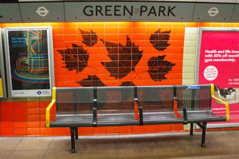 80 Green Park Tube Station Stock Photos Pictures And Royalty Free