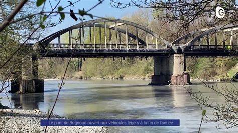 Reportage Bient T Des V Hicules L Gers Sur Le Pont De Brignoud