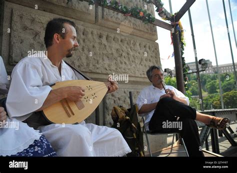 Budapest Busker Hi Res Stock Photography And Images Alamy