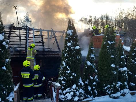 Pożar drewnianego budynku mieszkalnego na Sądecczyźnie FOTO