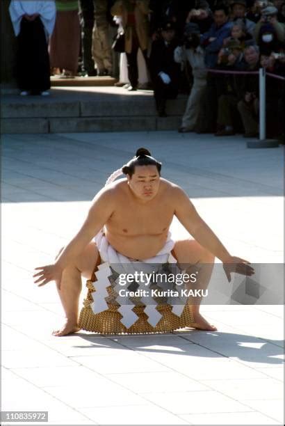 Asashoryu Akinori Photos And Premium High Res Pictures Getty Images