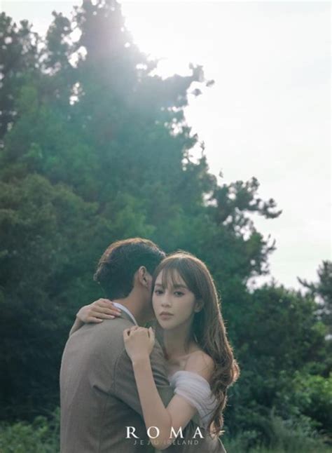 「10月結婚」元iconiqの伊藤ゆみ、新郎を公開映画のようなウエディンググラビア 韓国の芸能ニュース｜韓国旅行「コネスト」