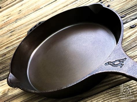 The Smithey Ironware 10" cast iron skillet. | Cast iron, It cast, Ironware