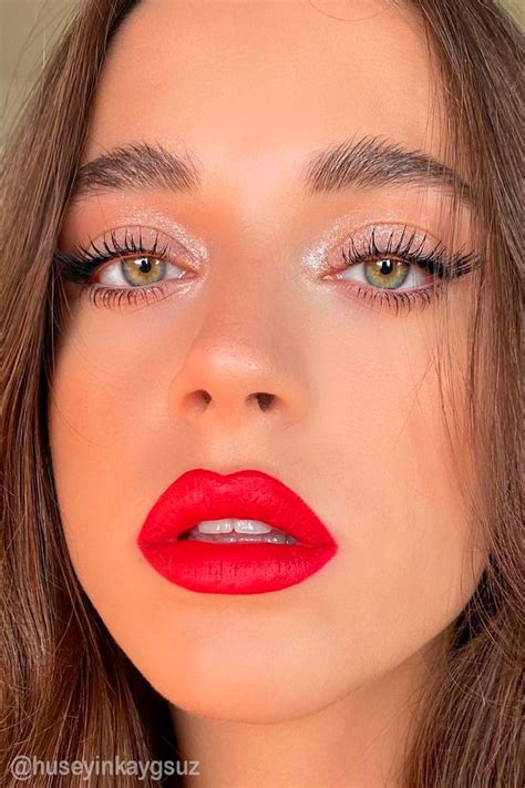 Gorgeous Makeup Look With Red Lips Red Lips Makeup Look Shimmer Eye