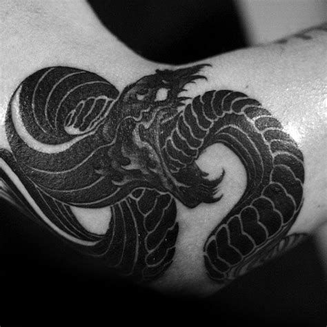 70 Tatuaggi Con Il Simbolo Dell Uroboro Ouroboros