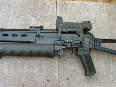 PP-19 Bizon Submachine Gun Walk Around Page 1