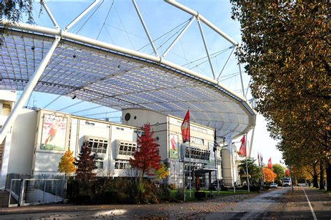 Бай Арена Football stadiums