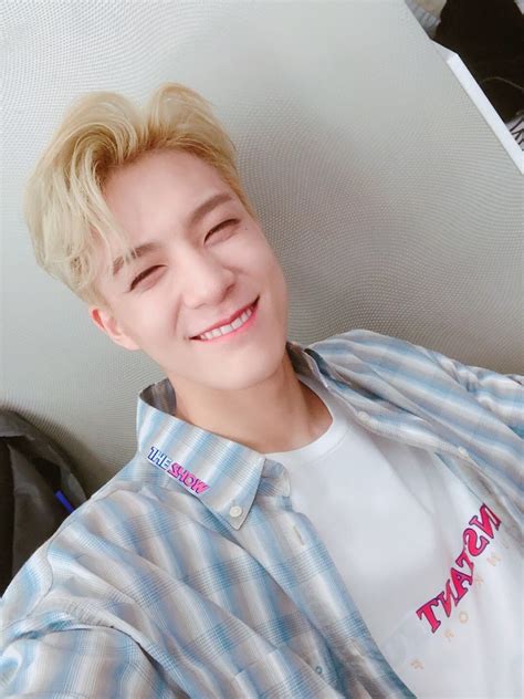 10+ Photos That Prove NCT Dreams Jeno Is Perfect Boyfriend Material