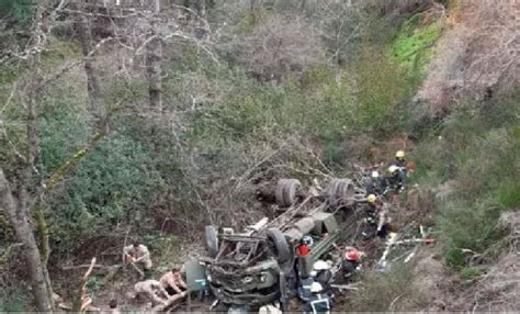 Desbarrancó Un Camión Del Ejército Al Menos 4 Fallecidos Y 18 Heridos