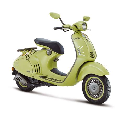 Speciale Versie Van Vespa 946 Motorscooter