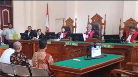 Tiga Terdakwa Dugaan Korupsi Eradikasi Lahan Ptpsu Jalani Sidang