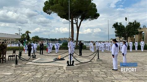 A Brindisi Il Ricordo Dei Caduti In Mare Le Immagini Della Cerimonia