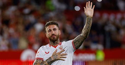 Sergio Ramos Rompe En Llanto Tras Volver Al Campo Del Sevilla