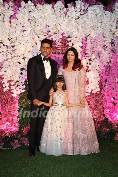 Abhishek Bachchan Aaradhya Bachchan And Aishwarya Rai Bachchan At