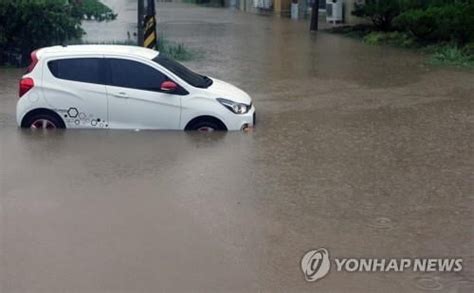 강원 지역 밤새 물폭탄주택 침수 등 피해 잇따라 한국경제