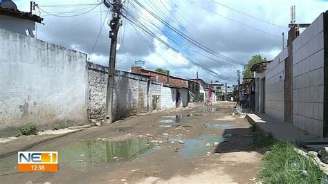 Moradores Da Rua Giriquiti Em Peixinhos Olinda Sofrem Gua Suja