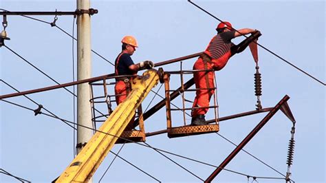 Electrocution Prevention Safety Training - [Complete Video Kit]