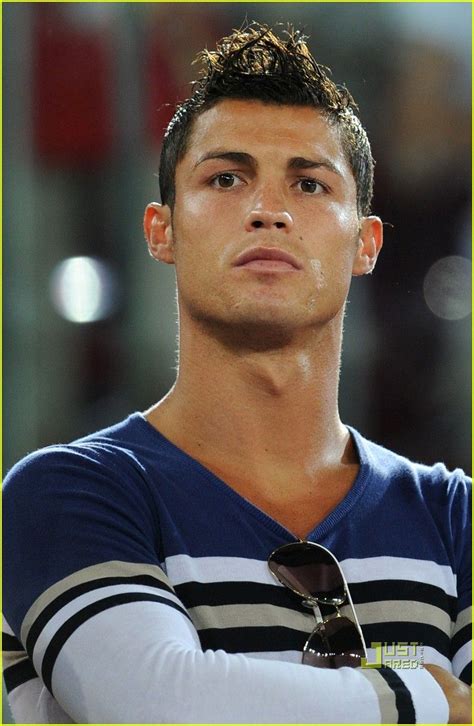 Ronaldo Long Neck