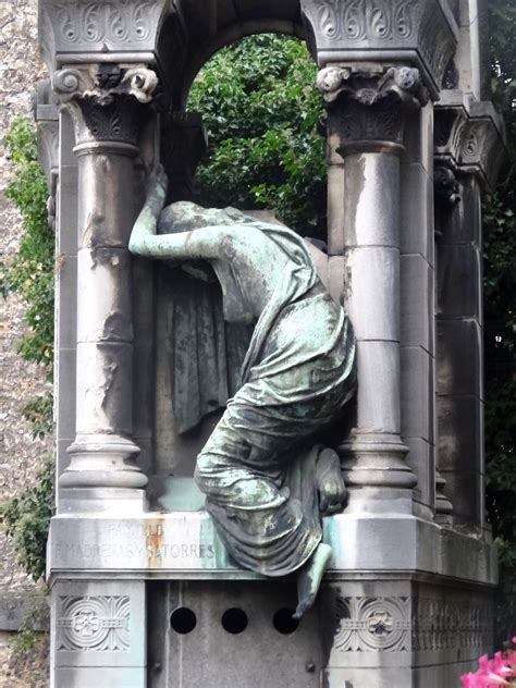 Passy Cemetery – Paris, France - Atlas Obscura