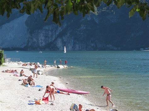 The Top Ten Freshwater Beaches In Lake Como Lake Como Underwater Lake Lake Como Villas