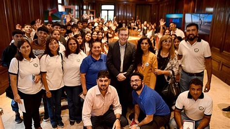 El Gobernador Zamora Recibi La Visita De Alumnos De Los Departamentos