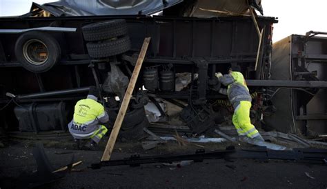 Unfall A13 Heute Radeburg Adelsried Fünf Leichtverletzte Nach Unfall