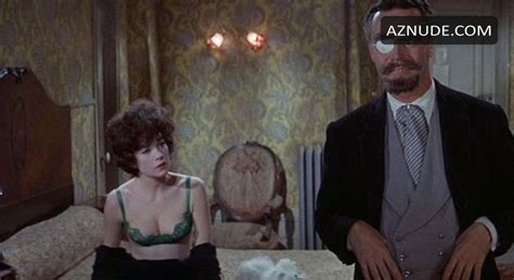 SHIRLEY MACLAINE Nude AZNude