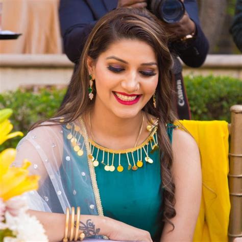 sapna choudhary dancer age height weight net worth bio