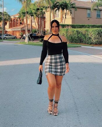 Yesenia De La Rosa Dela Delababi Delacurves Nude OnlyFans The Fappening Plus