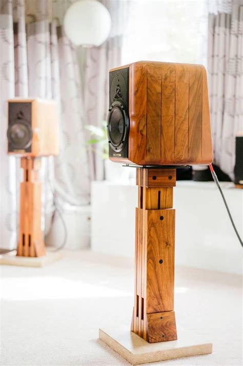 8 Great Diy Speaker Stand Ideas That Easy To Make Enthusiasthome Speaker Stands Wooden