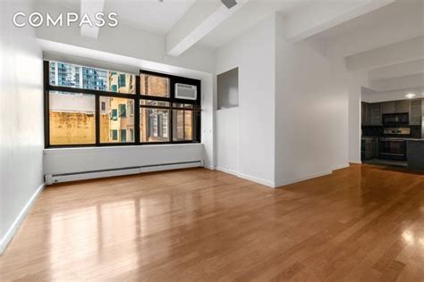 529 W 42nd St Apt 4K New York NY 10036 Realtor