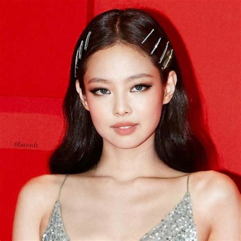 Pin by 尺ﾉｲﾉ on jennie kim Blonde hair looks Pretty people Hair looks