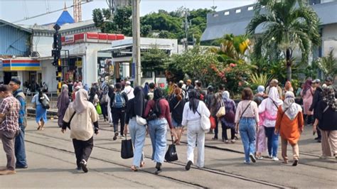 Libur Natal Stasiun Bogor Mulai Dipadati Wisatawan Dari Luar Kota