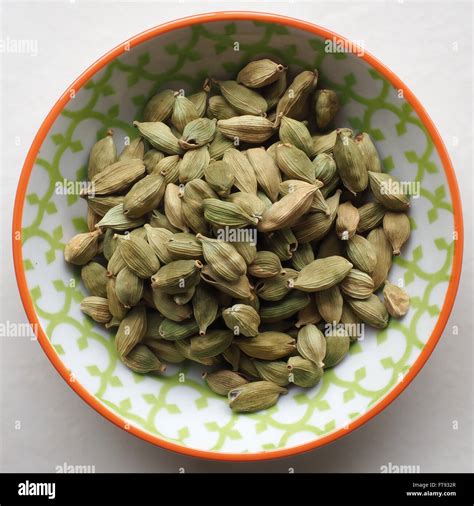 Cardamom Pods Stock Photo - Alamy