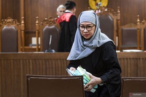 Eks Dirut Pertamina Karen Agustiawan Jalani Sidang Tuntutan Kasus