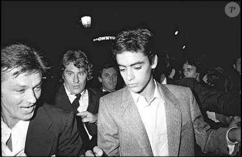 Photo Alain Delon et son fils Anthony en 1981 à Paris pour l avant