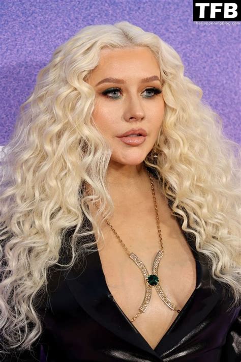 Christina Aguilera Displays Her Sexy Tits At The Billboard Women In