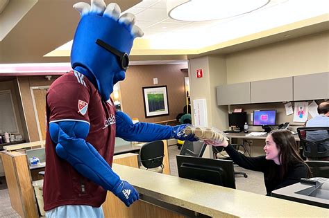 Rapids Visit Uchealth Campus To Show Gratitude During Hospital