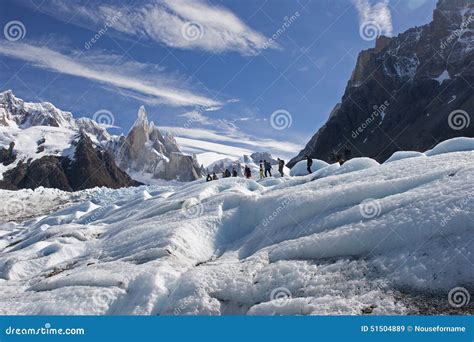 Trecking A Cerro Torre Patagonia La Argentina Imagen De Archivo