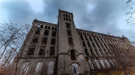 Kierunek URBEX zawitał do Łodzi Eksploracja opuszczonej fabryki