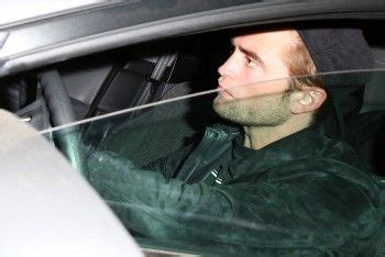 Robert Pattinson Life New Hq Untagged Pictures Of Rob Driving In La