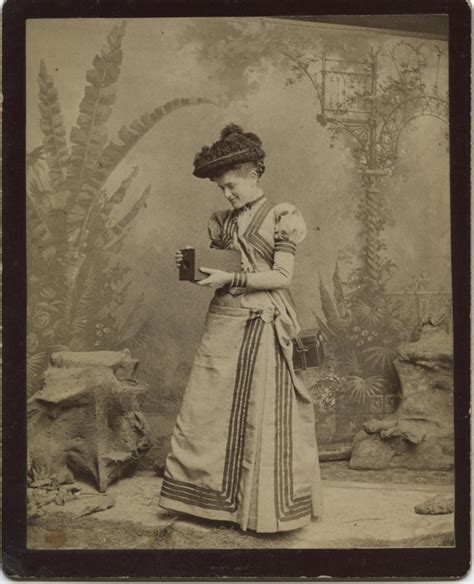 Victorian Women Photographers With Their Cameras Online Don T Take