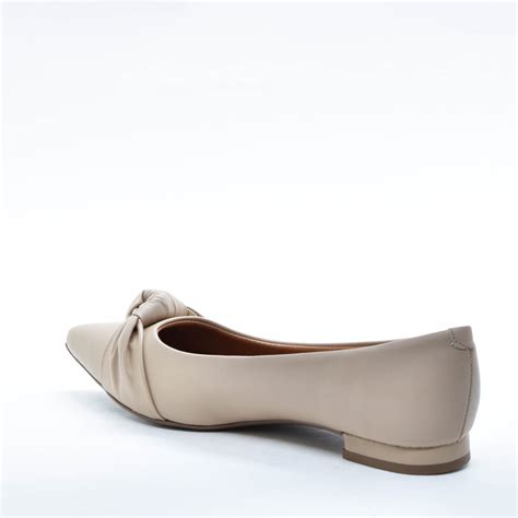 Sapatilha Vizzano Bico Fino Lisa Cabedal Nó Salto Rasteiro Nude LM Martins Veste você por