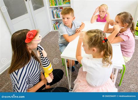 Sesi N De Terapia Ocupacional Infantil Grupo De Ni Os Haciendo